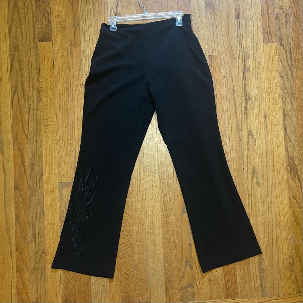 Wildlife New York women’s black dress pants. size 6